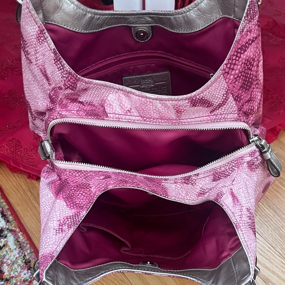 Coach Pink Rose Shoulder Bag with the matching wallet - Picture 11 of 16